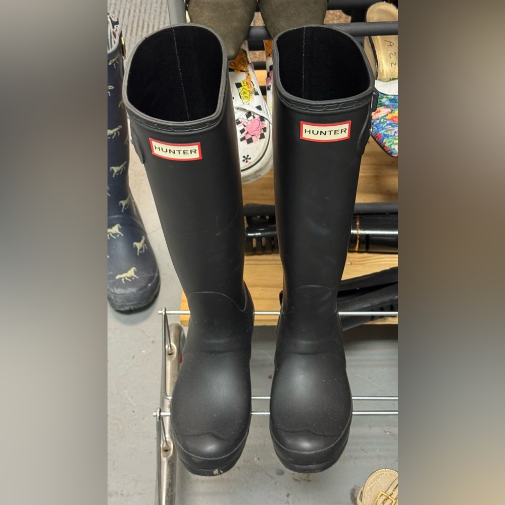Hunter Classic Black Boots Sz 6